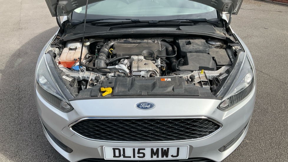 Ford Focus 1.0 EcoBoost Zetec 5dr Petrol Hatchback - Image 8