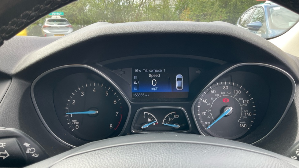 Ford Focus 1.0 EcoBoost Zetec 5dr Petrol Hatchback - Image 18