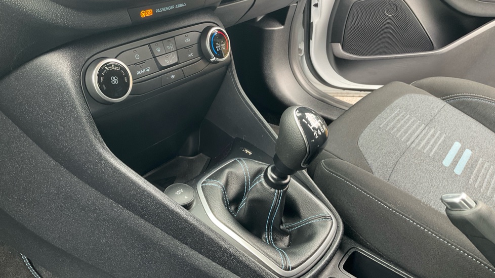 Ford Fiesta 1.0 EcoBoost Hybrid mHEV 125 Active 5dr Petrol Hatchback - Image 13