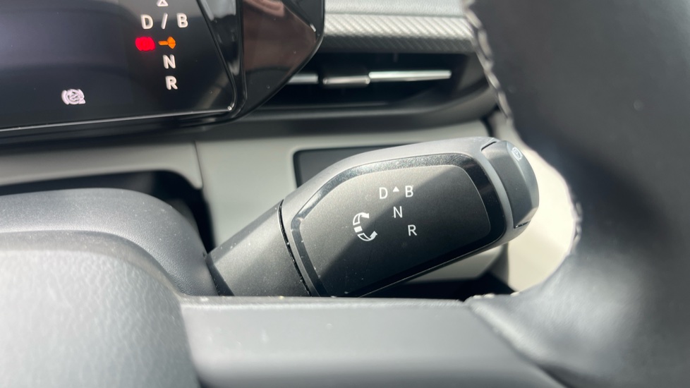 Ford Explorer 210kW Premium 77kWh 5dr Auto Electric Estate - Image 25