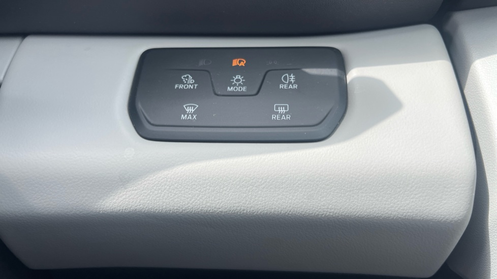Ford Explorer 210kW Premium 77kWh 5dr Auto Electric Estate - Image 26