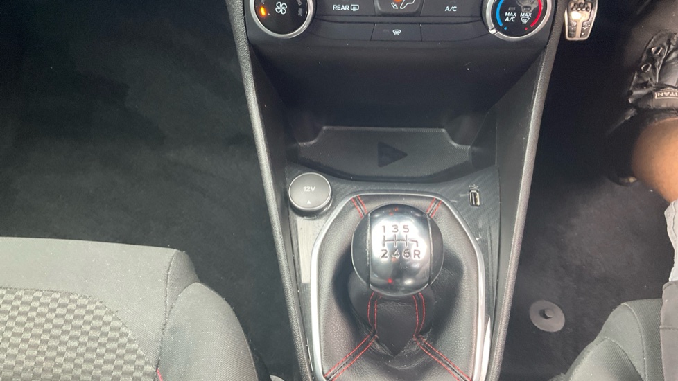Ford Fiesta 1.0 EcoBoost 125 ST-Line 5dr Petrol Hatchback - Image 35
