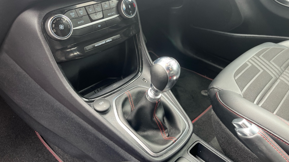 Ford Puma 1.0 EcoBoost Hybrid mHEV 155 ST-Line X 5dr Petrol Hatchback - Image 13