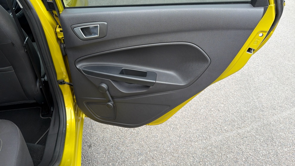 Ford Fiesta 1.0 EcoBoost Titanium 5dr Petrol Hatchback - Image 31
