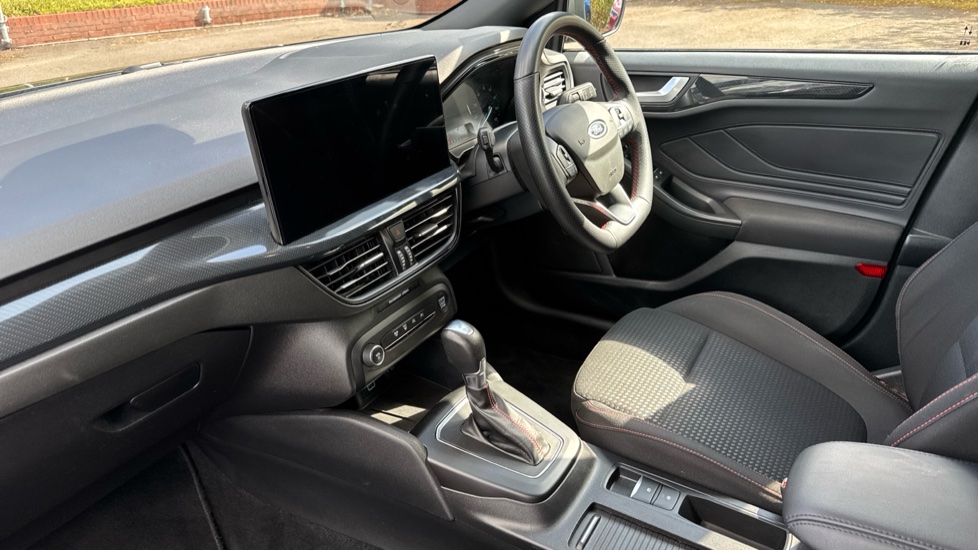 Ford Focus 1.0 EcoBoost Hybrid mHEV 155 ST-Line 5dr Auto Petrol Estate - Image 9