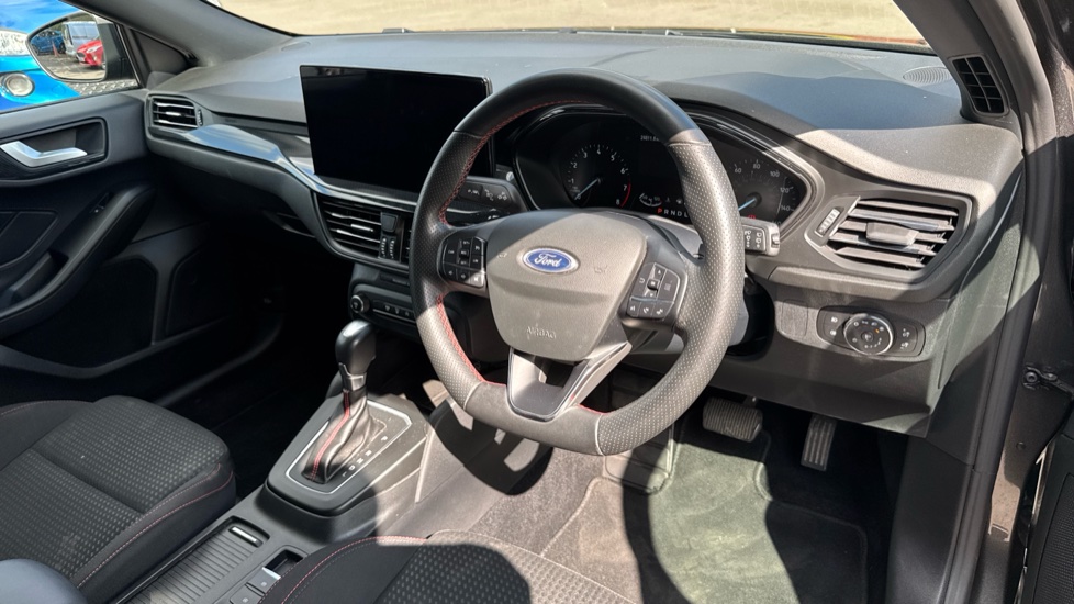 Ford Focus 1.0 EcoBoost Hybrid mHEV 155 ST-Line 5dr Auto Petrol Estate - Image 11