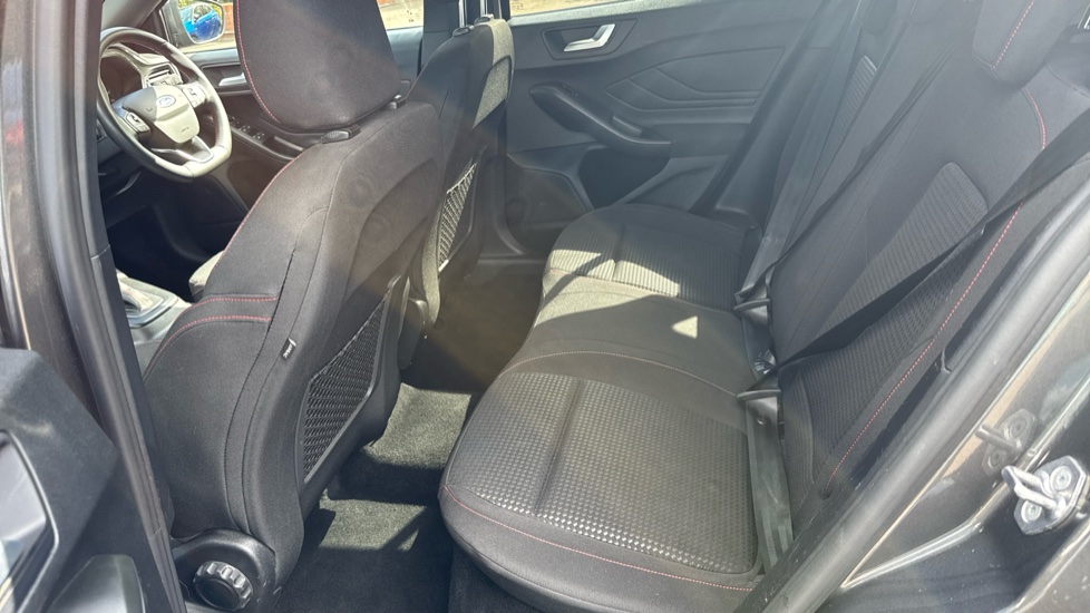 Ford Focus 1.0 EcoBoost Hybrid mHEV 155 ST-Line 5dr Auto Petrol Estate - Image 16