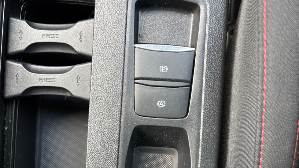 Ford Focus 1.0 EcoBoost Hybrid mHEV 155 ST-Line 5dr Auto Petrol Estate - Image 27