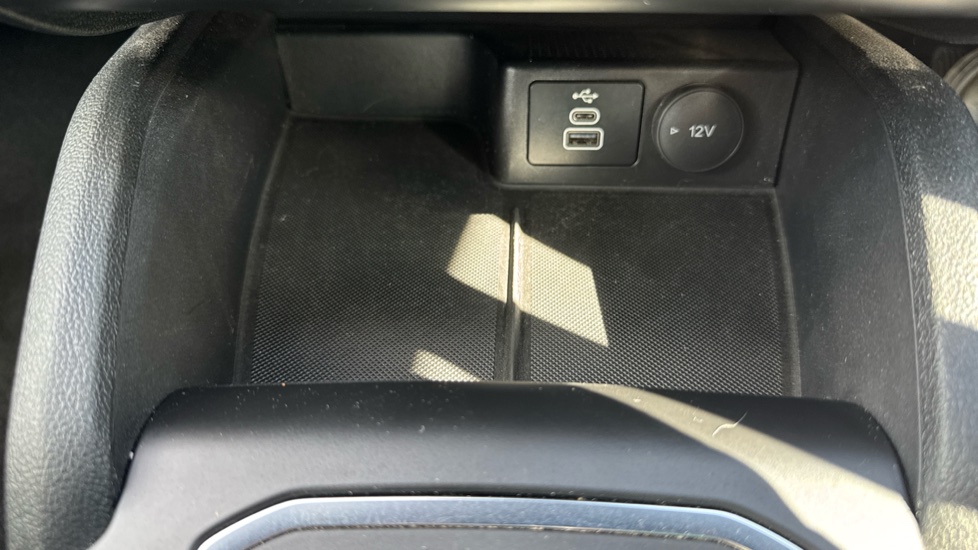 Ford Focus 1.0 EcoBoost Hybrid mHEV 155 ST-Line 5dr Auto Petrol Estate - Image 29
