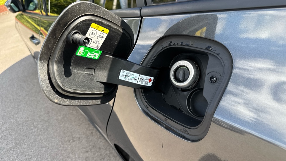 Ford Focus 1.0 EcoBoost Hybrid mHEV 155 ST-Line 5dr Auto Petrol Estate - Image 43
