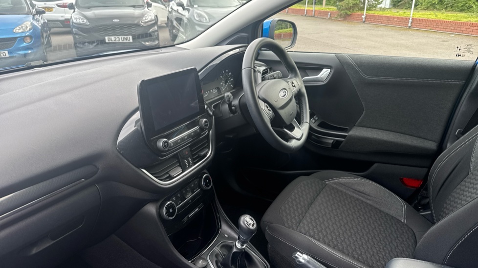 Ford Puma 1.0 EcoBoost Hybrid mHEV Titanium 5dr Petrol Hatchback - Image 9