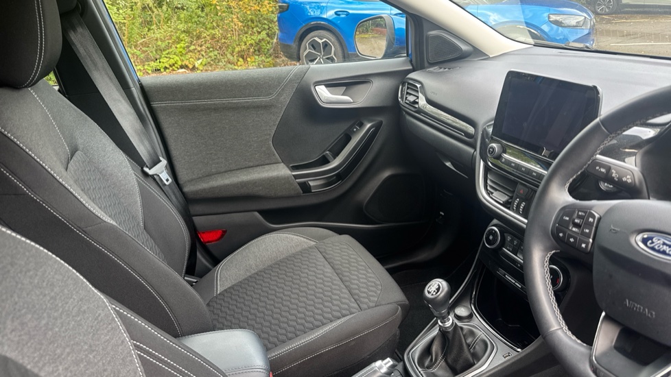 Ford Puma 1.0 EcoBoost Hybrid mHEV Titanium 5dr Petrol Hatchback - Image 14