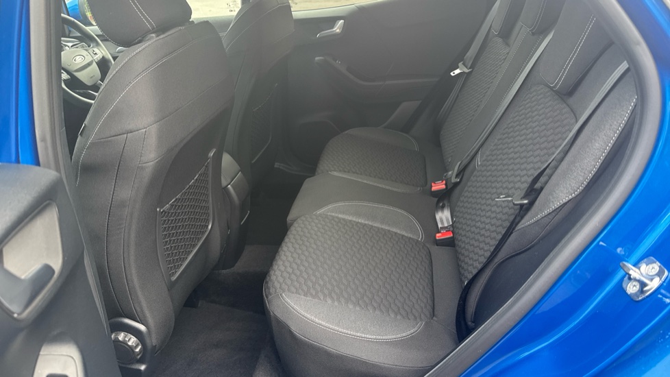 Ford Puma 1.0 EcoBoost Hybrid mHEV Titanium 5dr Petrol Hatchback - Image 16