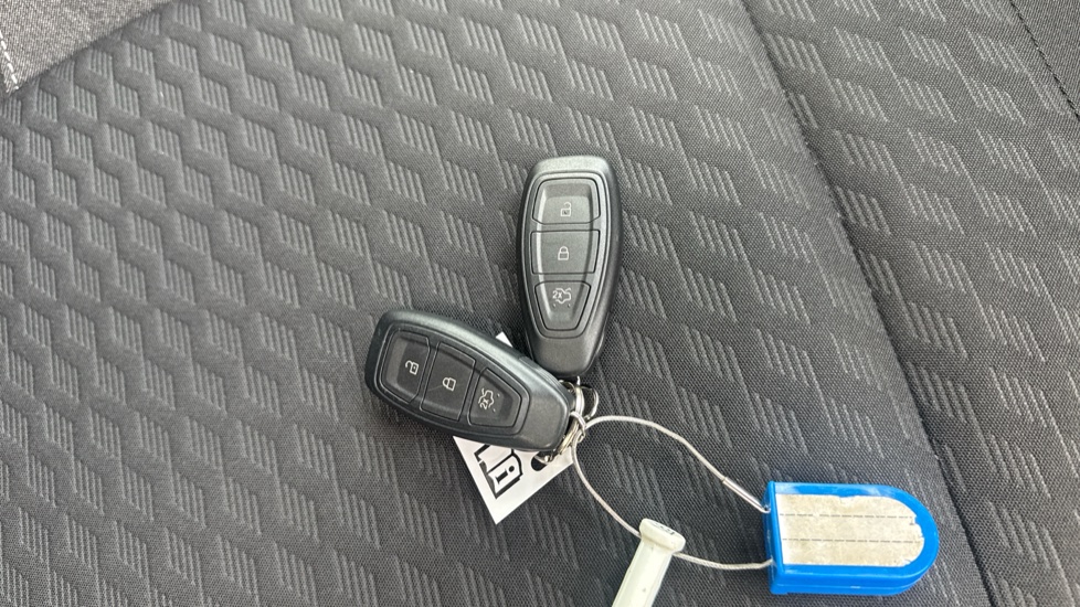 Ford Puma 1.0 EcoBoost Hybrid mHEV Titanium 5dr Petrol Hatchback - Image 20