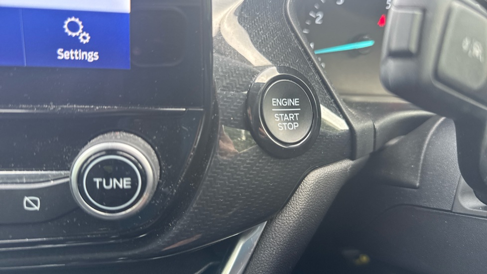 Ford Puma 1.0 EcoBoost Hybrid mHEV Titanium 5dr Petrol Hatchback - Image 32