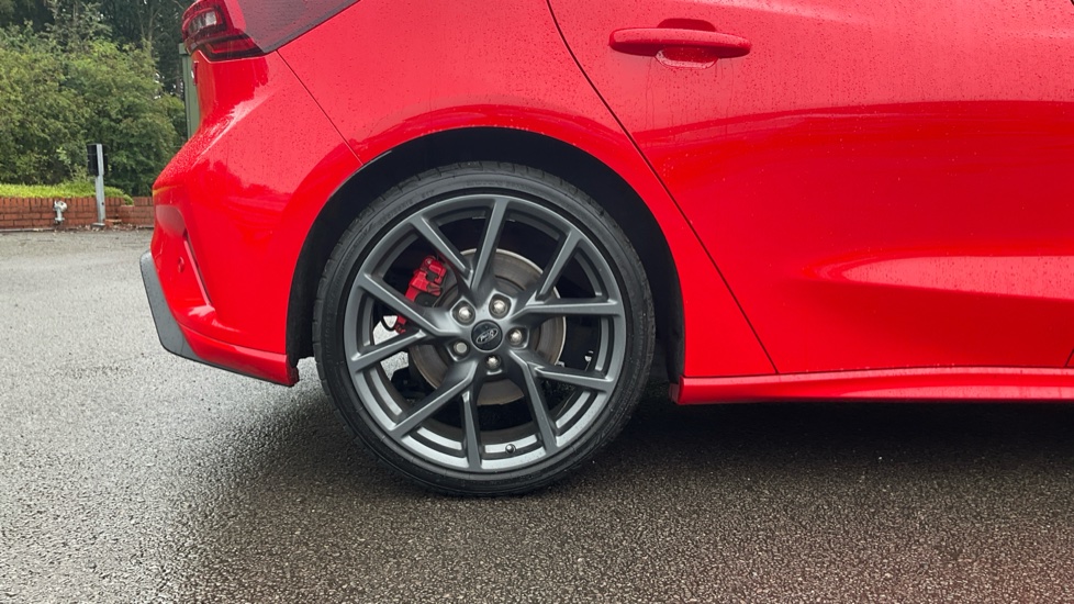Ford Focus ST 2.3 EcoBoost ST 5dr Petrol Hatchback - Image 7