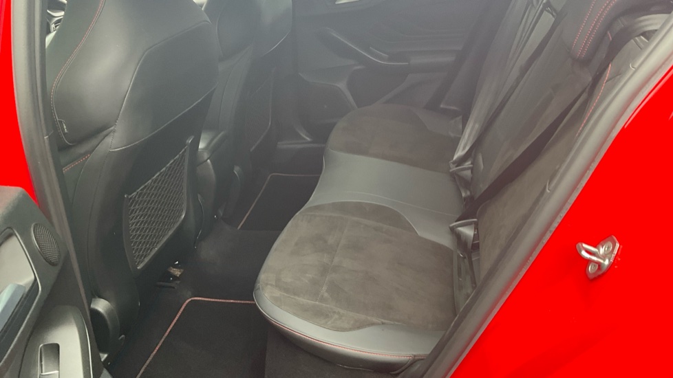 Ford Focus ST 2.3 EcoBoost ST 5dr Petrol Hatchback - Image 16
