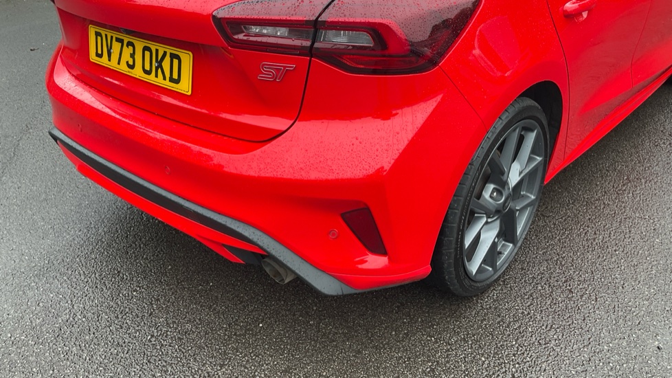 Ford Focus ST 2.3 EcoBoost ST 5dr Petrol Hatchback - Image 26