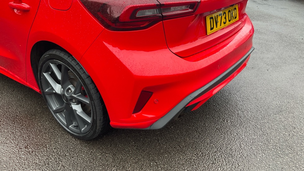 Ford Focus ST 2.3 EcoBoost ST 5dr Petrol Hatchback - Image 27