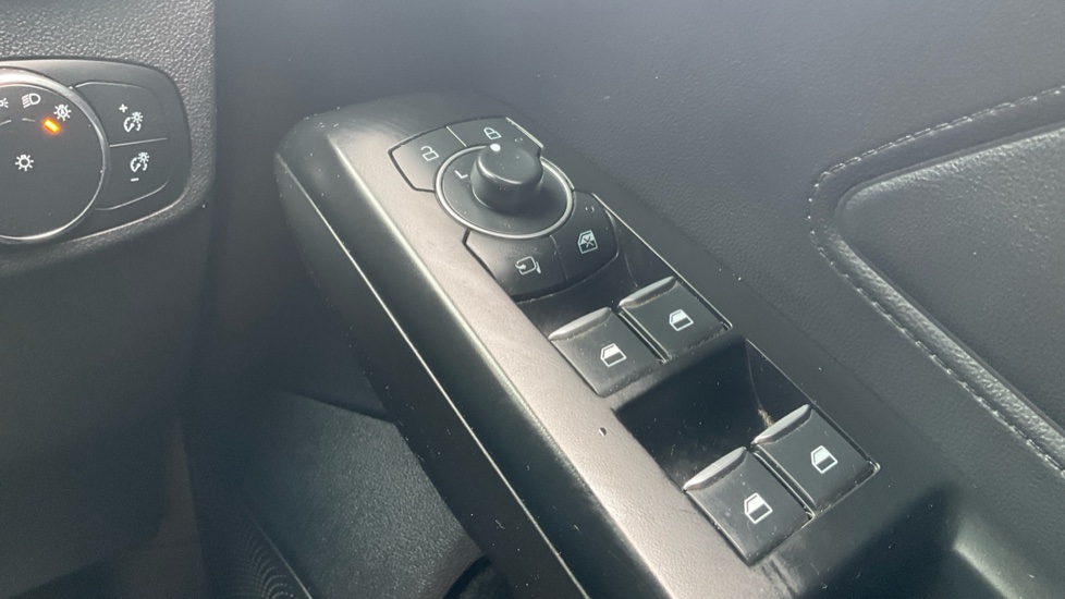 Ford Focus ST 2.3 EcoBoost ST 5dr Petrol Hatchback - Image 28