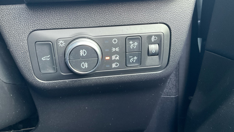 Ford Kuga 1.5 EcoBoost 150 ST-Line Edition 5dr Petrol Estate - Image 33
