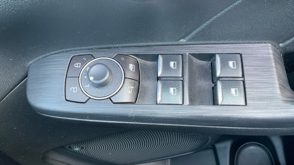 Ford Kuga 1.5 EcoBoost 150 ST-Line Edition 5dr Petrol Estate - Image 34