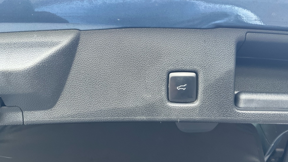 Ford Kuga 1.5 EcoBoost 150 ST-Line Edition 5dr Petrol Estate - Image 36