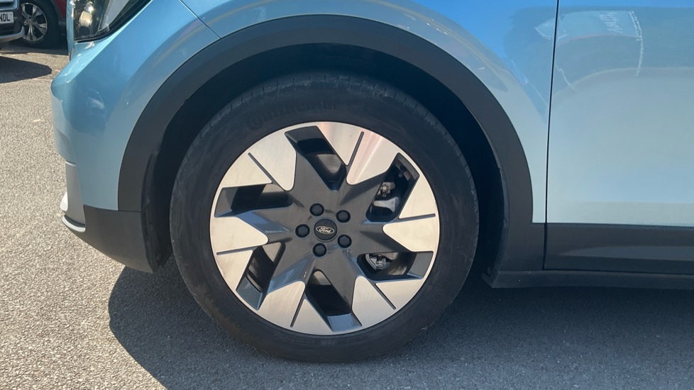 Ford Explorer 125kW Premium 52kWh 5dr Auto Electric Estate - Image 21