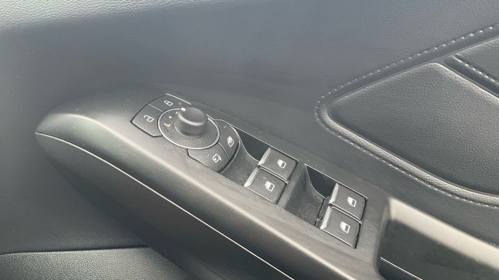 Ford Focus 1.0 EcoBoost Titanium Style 5dr Petrol Hatchback - Image 30