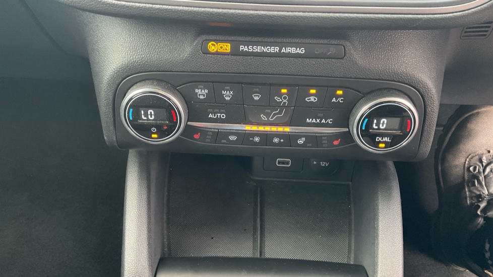 Ford Focus 1.0 EcoBoost Titanium Style 5dr Petrol Hatchback - Image 37
