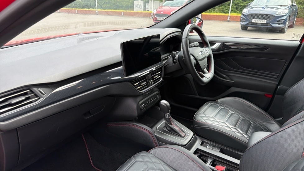 Ford Focus 1.0 EcoBoost Hybrid mHEV 155 ST-Line X 5dr Auto Petrol Hatchback - Image 9
