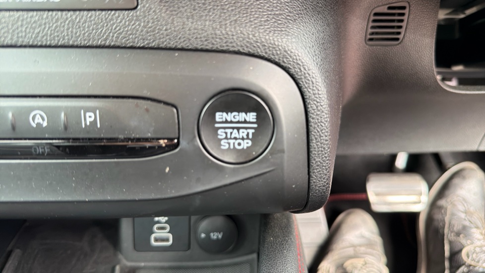 Ford Focus 1.0 EcoBoost Hybrid mHEV 155 ST-Line X 5dr Auto Petrol Hatchback - Image 27