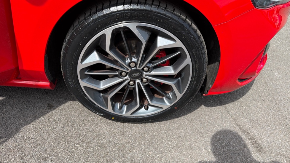Ford Focus 1.0 EcoBoost Hybrid mHEV 155 ST-Line X 5dr Auto Petrol Hatchback - Image 31