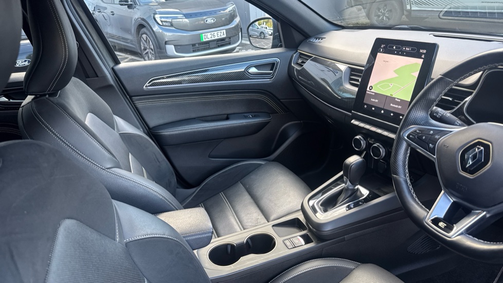 Renault Arkana 1.6 E-Tech full hybrid 145 Engineered 5dr Auto Hybrid Estate - Image 14