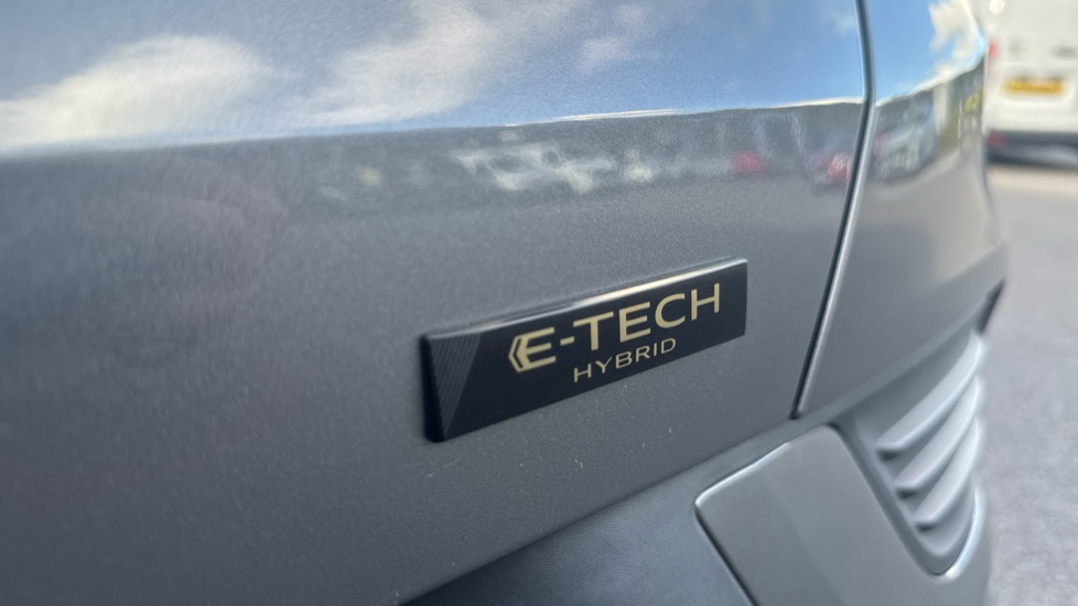 Renault Arkana 1.6 E-Tech full hybrid 145 Engineered 5dr Auto Hybrid Estate - Image 42