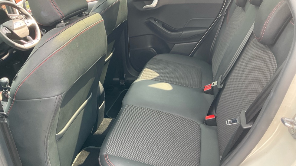 Ford Fiesta 1.0 EcoBoost Hybrid mHEV 155 ST-Line X Edition 5dr Petrol Hatchback - Image 16