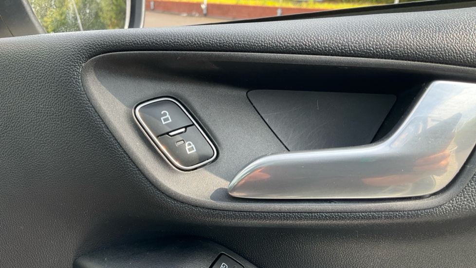 Ford Fiesta 1.0 EcoBoost Hybrid mHEV 155 ST-Line X Edition 5dr Petrol Hatchback - Image 32