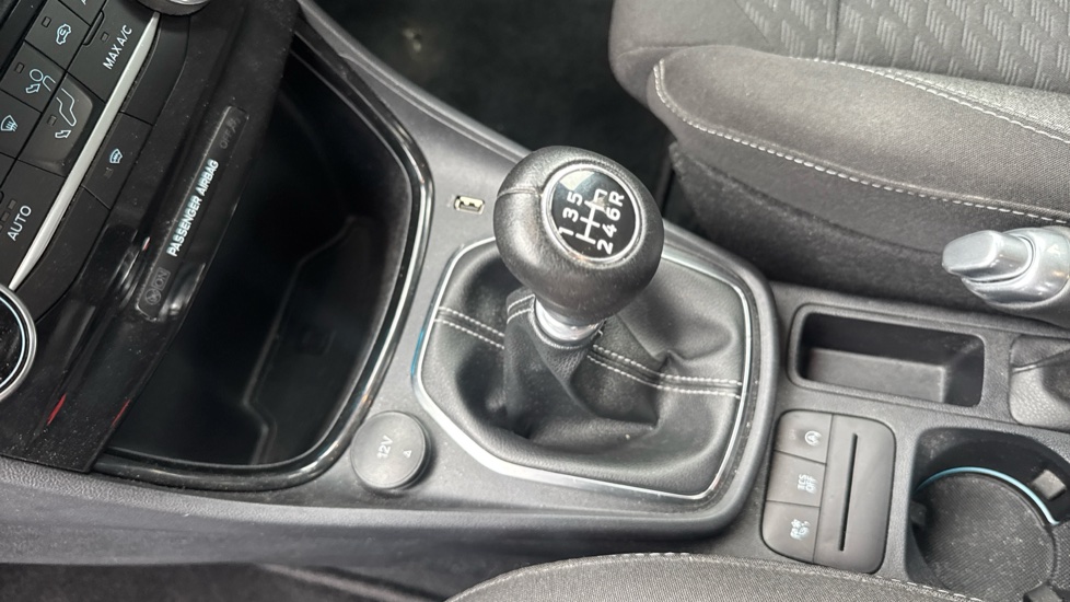 Ford Puma 1.0 EcoBoost Hybrid mHEV Titanium 5dr Petrol Hatchback - Image 13