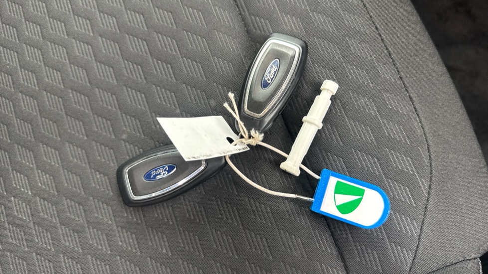 Ford Puma 1.0 EcoBoost Hybrid mHEV Titanium 5dr Petrol Hatchback - Image 20