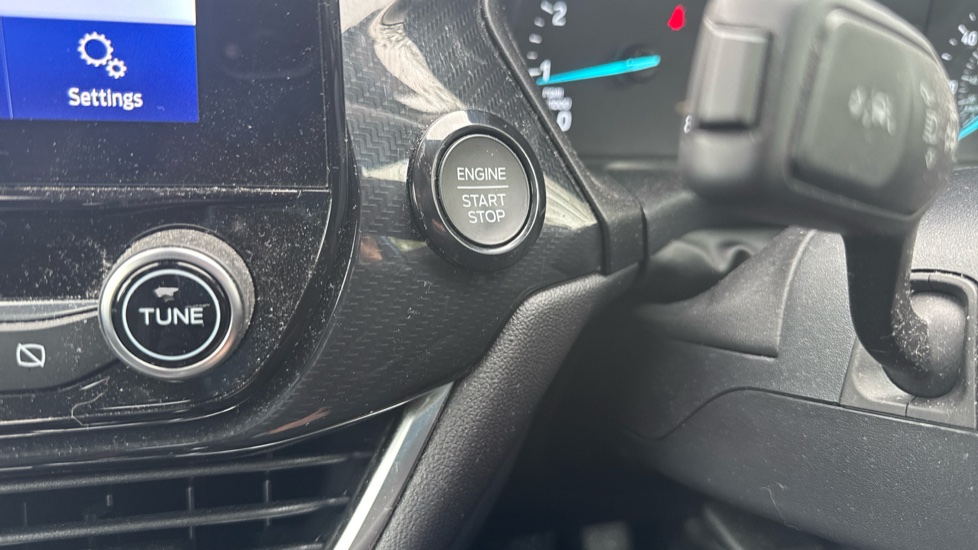 Ford Puma 1.0 EcoBoost Hybrid mHEV Titanium 5dr Petrol Hatchback - Image 39