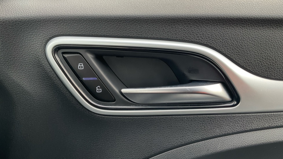 MG ZS 1.5 VTi-TECH Exclusive 5dr Petrol Hatchback - Image 27