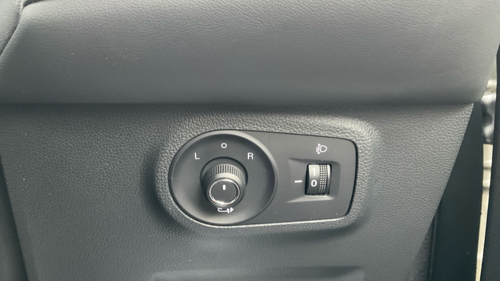 MG ZS 1.5 VTi-TECH Exclusive 5dr Petrol Hatchback - Image 29