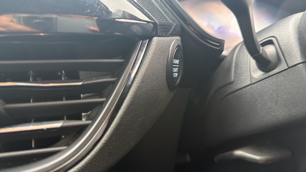 Ford Kuga 1.5 EcoBlue ST-Line X Edition 5dr Auto Diesel Estate - Image 33