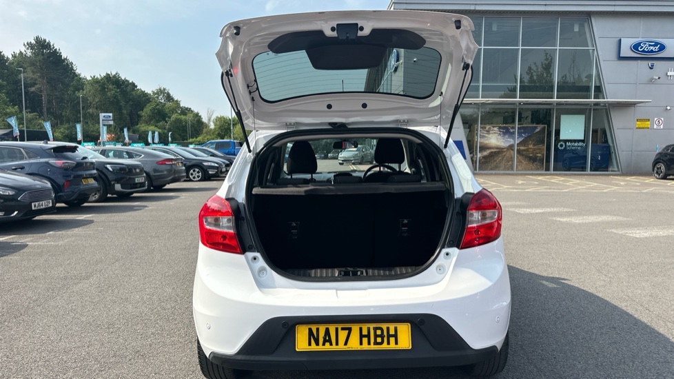 Ford KA+ 1.2 85 Zetec White Edition 5dr Petrol Hatchback - Image 4