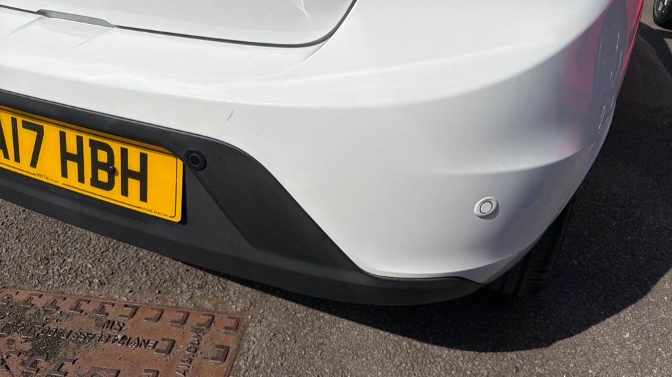 Ford KA+ 1.2 85 Zetec White Edition 5dr Petrol Hatchback - Image 38