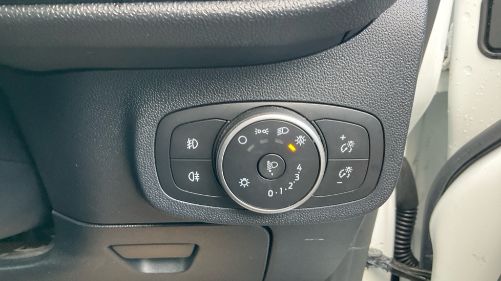 Ford Fiesta 1.0 EcoBoost Hybrid mHEV 125 Trend 5dr Petrol Hatchback - Image 26