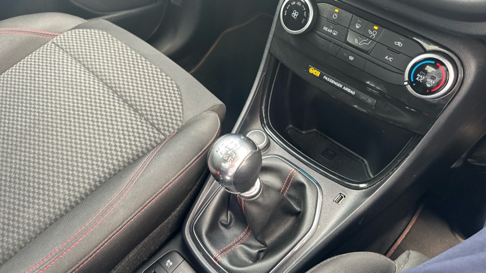 Ford Puma 1.0 EcoBoost Hybrid mHEV 155 ST-Line 5dr Petrol Hatchback - Image 13