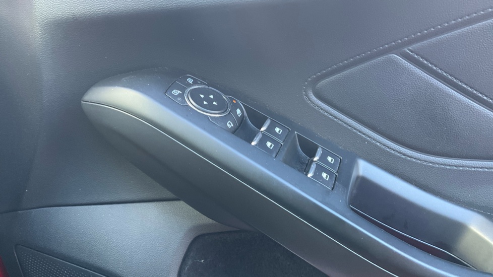 Ford Focus 1.0 EcoBoost Hybrid mHEV 125 ST-Line Edition 5dr Petrol Hatchback - Image 29