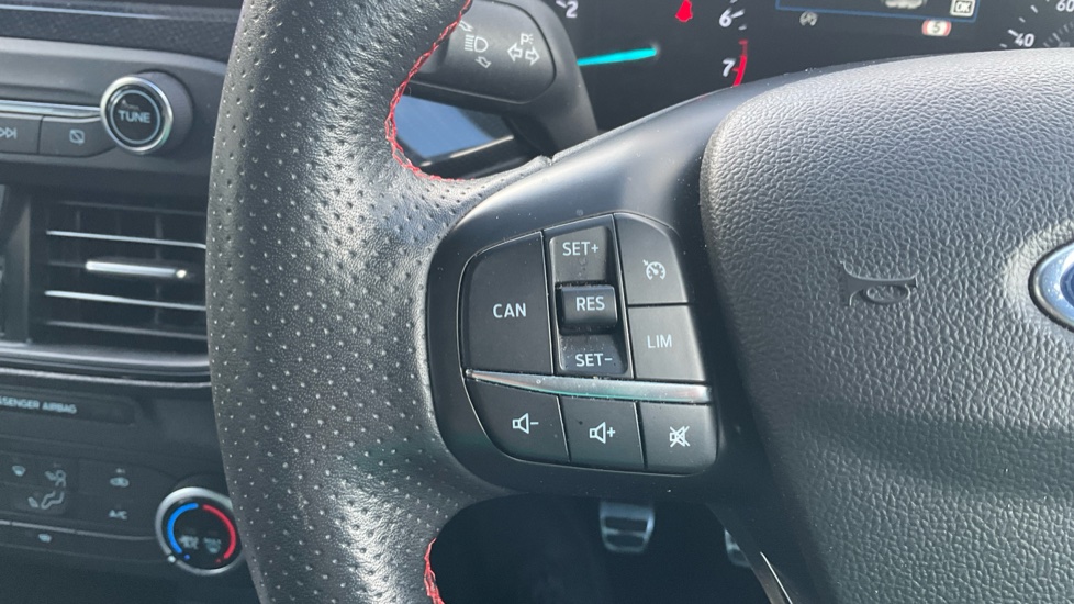 Ford Focus 1.0 EcoBoost Hybrid mHEV 125 ST-Line Edition 5dr Petrol Hatchback - Image 32