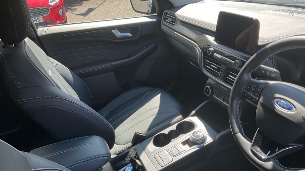 Ford Kuga 2.5 FHEV Vignale 5dr CVT Hybrid Estate - Image 14